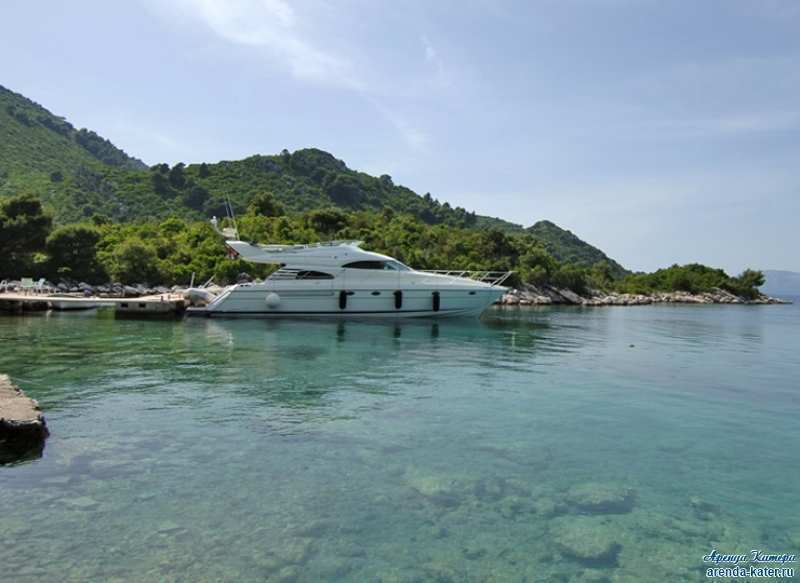 Яхта Fairline Squadron 55 в GOA